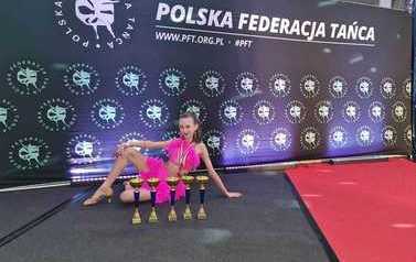 Sukcesy uczennic pińczowskiej &bdquo;dw&oacute;jki&rdquo; 2
