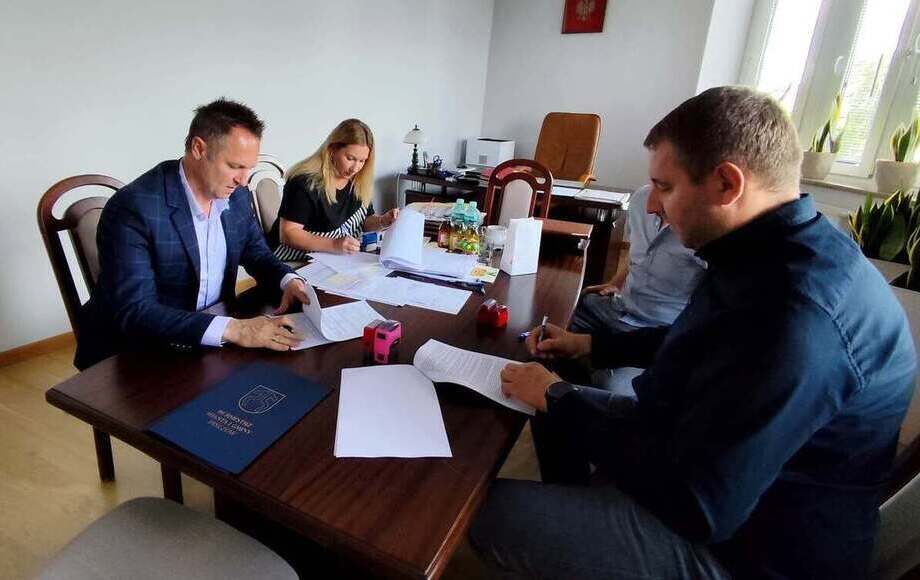Zdjęcie do Dwa "orliki" w Gminie Pińcz&oacute;w