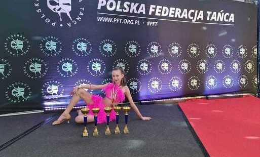 Zdjęcie do Sukcesy uczennic pińczowskiej &bdquo;dw&oacute;jki&rdquo;