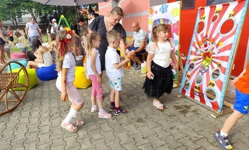 Zdjęcie do Mieszkańcy Gminy Pińcz&oacute;w powitali lato
