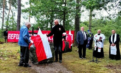 Zdjęcie do &bdquo;Ku pamięci Radomianek&rdquo;