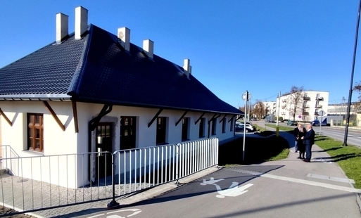 Zdjęcie do Stacja ciuchci z dnia na dzień coraz piękniejsza