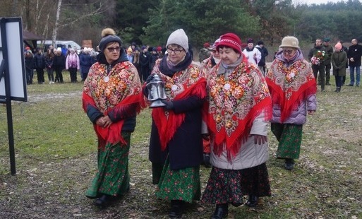 Zdjęcie do &quot;II Rajd Weterana Styczniowego&quot; na trasie Pińcz&oacute;w- Grochowiska by uczcić 160. rocznicę Powstania styczniowego