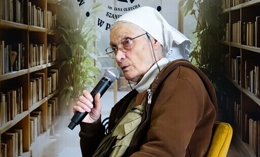 Zdjęcie do Siostra Małgorzata Chmielewska gościła w bibliotece