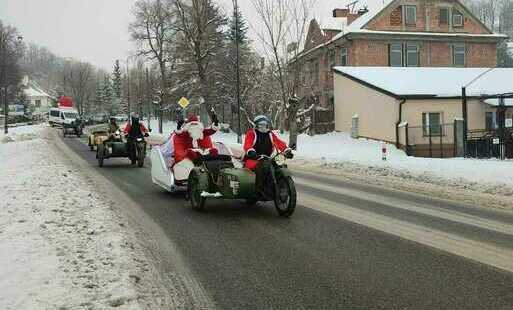 Zdjęcie do Mikołaj przyjechał motocyklem
