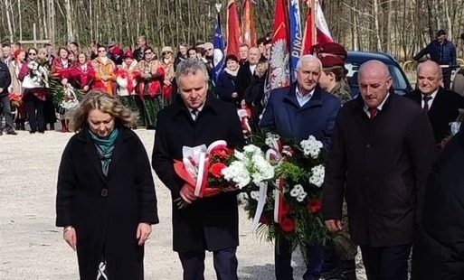 Zdjęcie do Oddaliśmy hołd Powstańcom