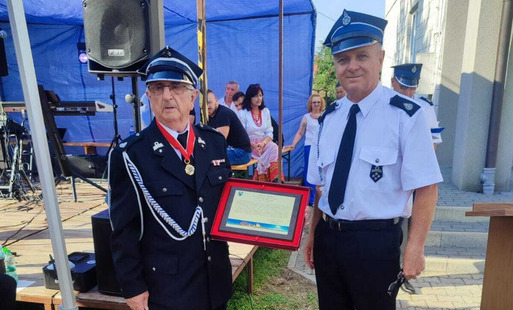 Zdjęcie do Sto lat w służbie drugiemu człowiekowi