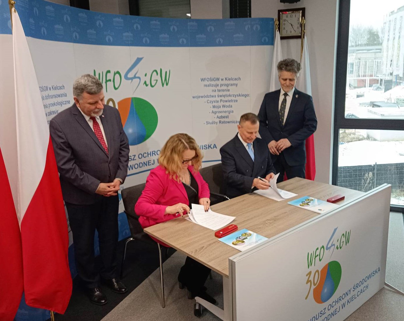 Umowę podpisała Beata Kita zastępca burmistrza Miast i&nbsp;Gminy Piczw